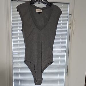 Universal Thread Heather Gray Knit Tee